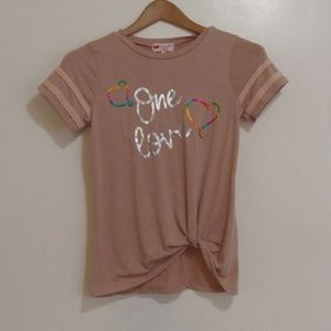 One Love Top T-shirt Rainbow Heart sz M